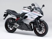 2013 Kawasaki Ninja 400R Special Edition photo